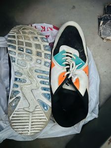 Retro Style Athletic Shoes