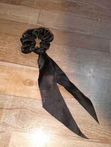 Magic Hair Clip with an Elegant Black Scrunchie