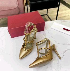 Valentino Rockstud Heels✨