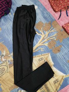 Black Leggings - Size Medium