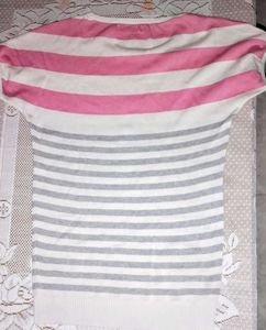 A Sweat Shirt Of Half Sleeve For Women
