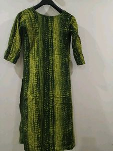 Green Embellished Kurta With Pant