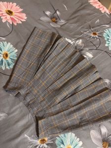 Gray Plaid Pleated Skirt