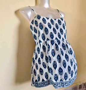 🎁Buy 2 Get 1 Free🎁White &amp; Blue Paisley Top