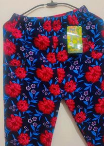 Navy Blue Color Pink Flower Printed Winter Legging