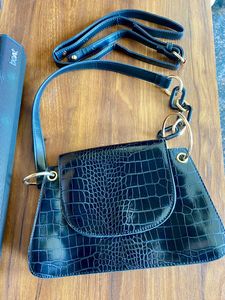 Premium Quality Leather Bag + Free Sunglass