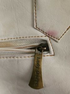 Stylish Elegant White Handbag, Great for travel