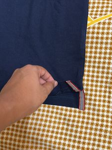 Burberry Luxury Polo Tshirt Navy Blue m Size