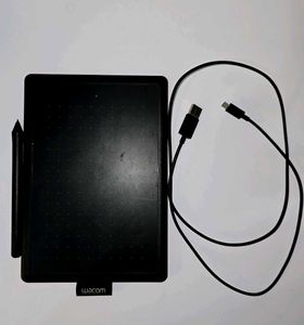Wacom Graphics Tablet With Cable - WORKING