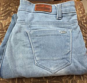 Zara Light Wash Denim Jeans