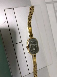 Elegant Gold-Tone Ladies&#39; Watch