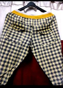 Combo Of Black Top With Free Yellow Capri