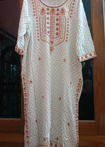 Elegant White Embroidered Kurta