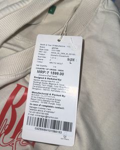 “New “Cropped Graphic Sweatshirt