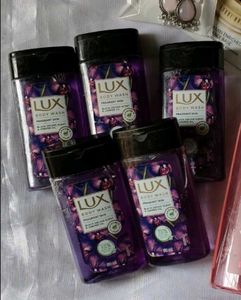 Lux Body Wash Set Of 5 👾🩷