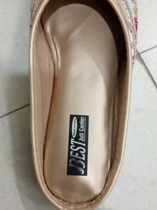Embroidered Jutti Flats