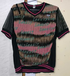 Unique Graphic Print Top 🎩