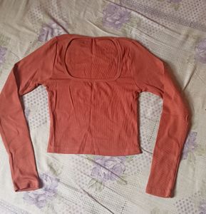 Top / Crop Top