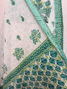 Elegant White &amp; Green Kurta Set