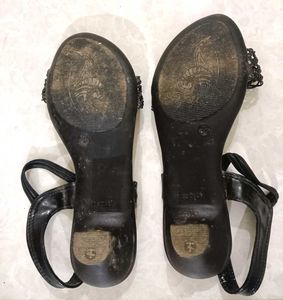 Leatherwood I Black Sandals