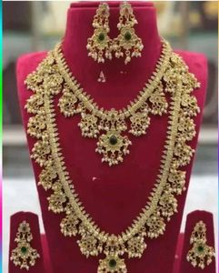 Elegant Gold Necklace &amp; Earring Set