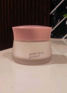 Pond&#39;s Bright Beauty Cream
