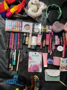 Random 2 Products With Three Freebies😍🎉💥