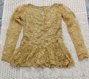 Pretty Golden Top 💛