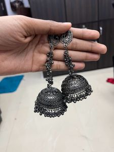 EARRING AND HAIRCLIP