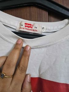 Levi&#39;s Tshirt