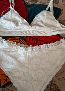 White panty bra set