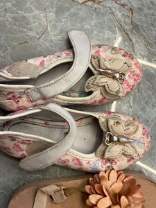 Kid Girl Slippers/ Sandals