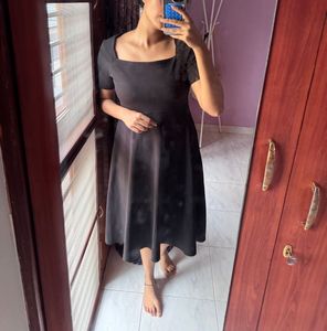 Elegant Black Midi Dress