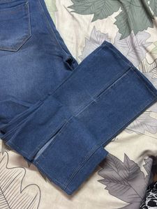 Its Bootcut jeans