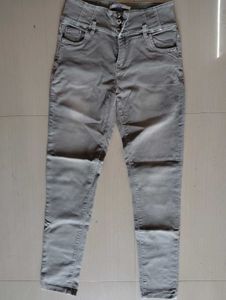 GREY STRETCHABLE WOMENS JEANS