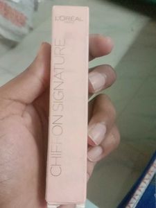 Loreal CHIFFONSIGNATURE LIP MOISTURE