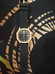 Stylish Wrist Watch. with comfy silicon strap