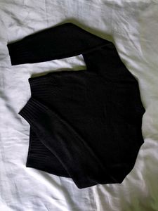 H&amp;M Black Knit Cropped Sweater