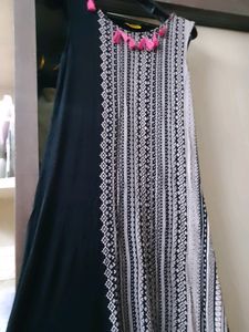 Black Sleeveless Top
