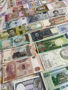 50 Notes World Currency Collection