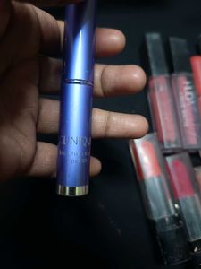 12 Lipsticks