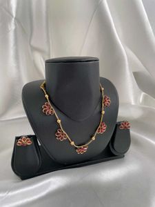 Red Flower Choker