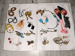 Earings And Hair Pins