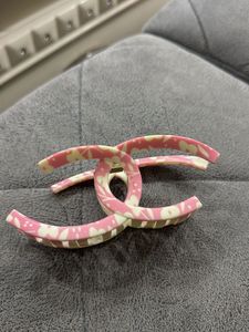 Chanel design heavy Hair Clucher