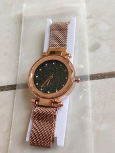✨Rose Gold Wrist Watch With Matching Bracelet ✨