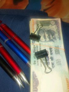 Set of Pens 4 &amp; Artificial Note