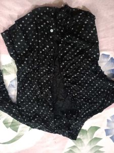 Cute Black Shirlt🖤