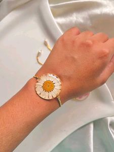 White Daisy Bracelet Resin