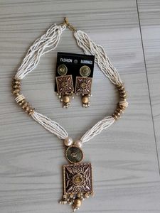 Elegant Necklace & Earrings Set