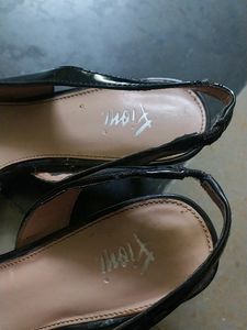 Price Drop Fiomi High Heels Shoe Cun Sandal